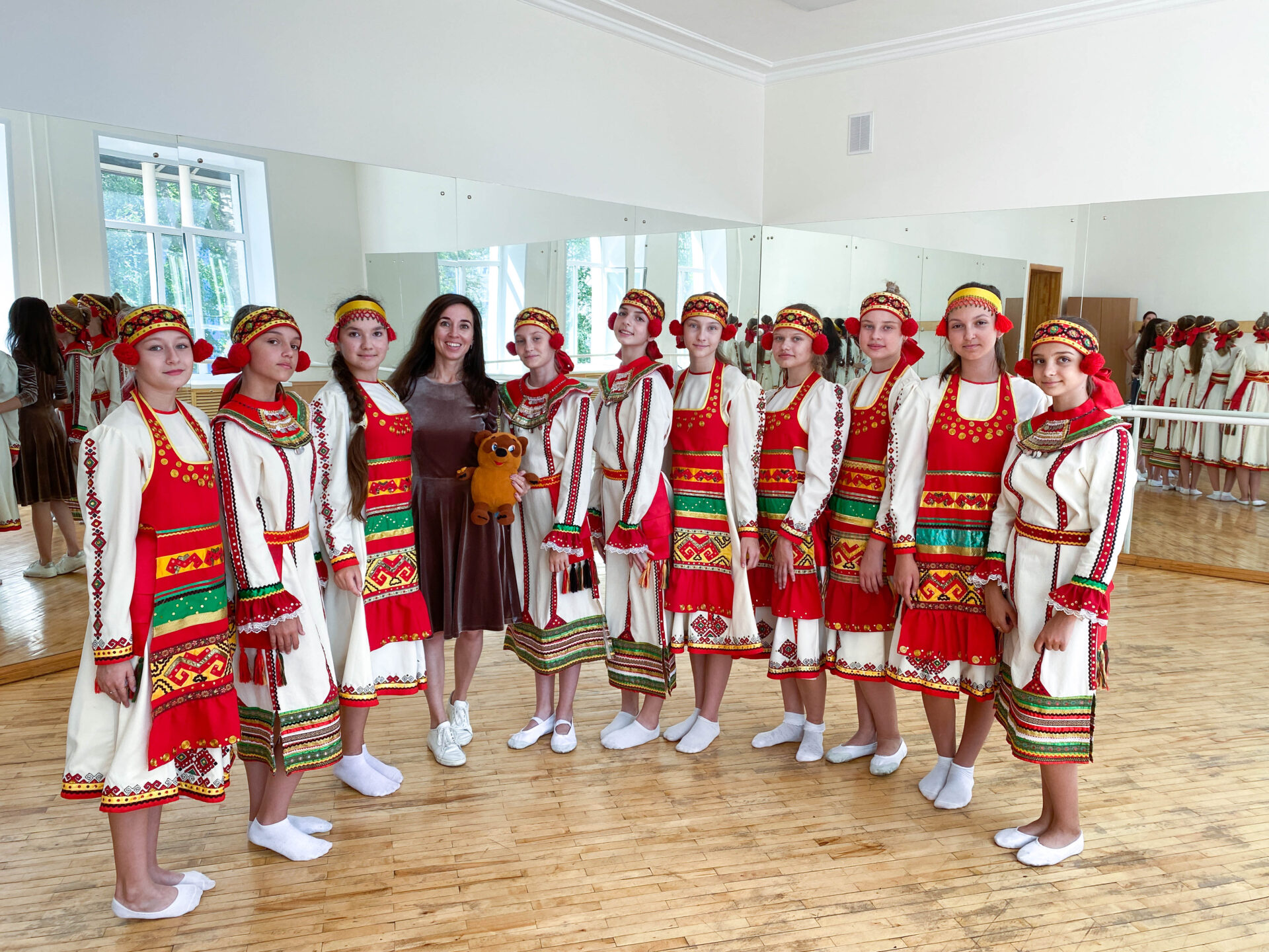 Образовательная экспедиция СОТ в Республику Мордовию: народные танцы в центре образования «Тавла»